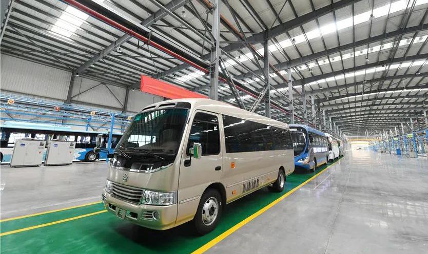 兰州新区制造的新能源汽车 张铁梁 摄